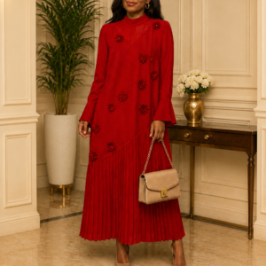 Robe Longue Rouge Fleurie Plissée